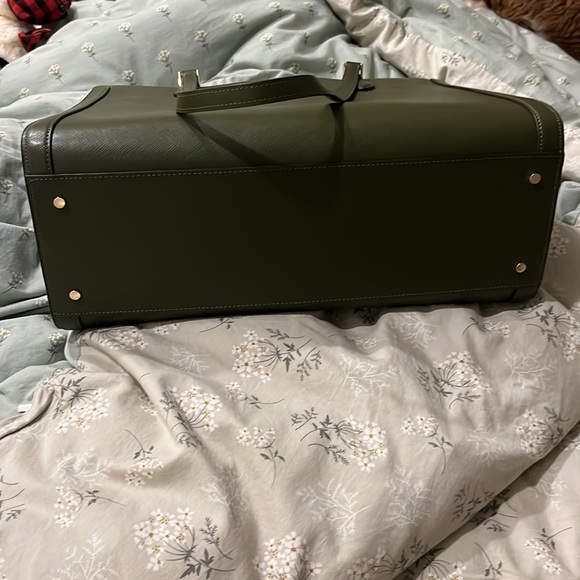 Kate Spade Madison Laptop Tote with matching wallet. - Picture 10 of 10